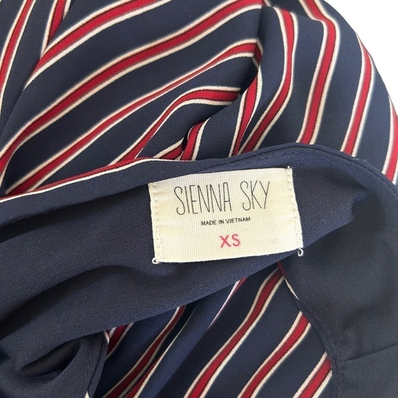 Sienna Sky Navy & Cranberry Jumpsuit with Shorts • Used • Size: XS - Picture 7 of 8